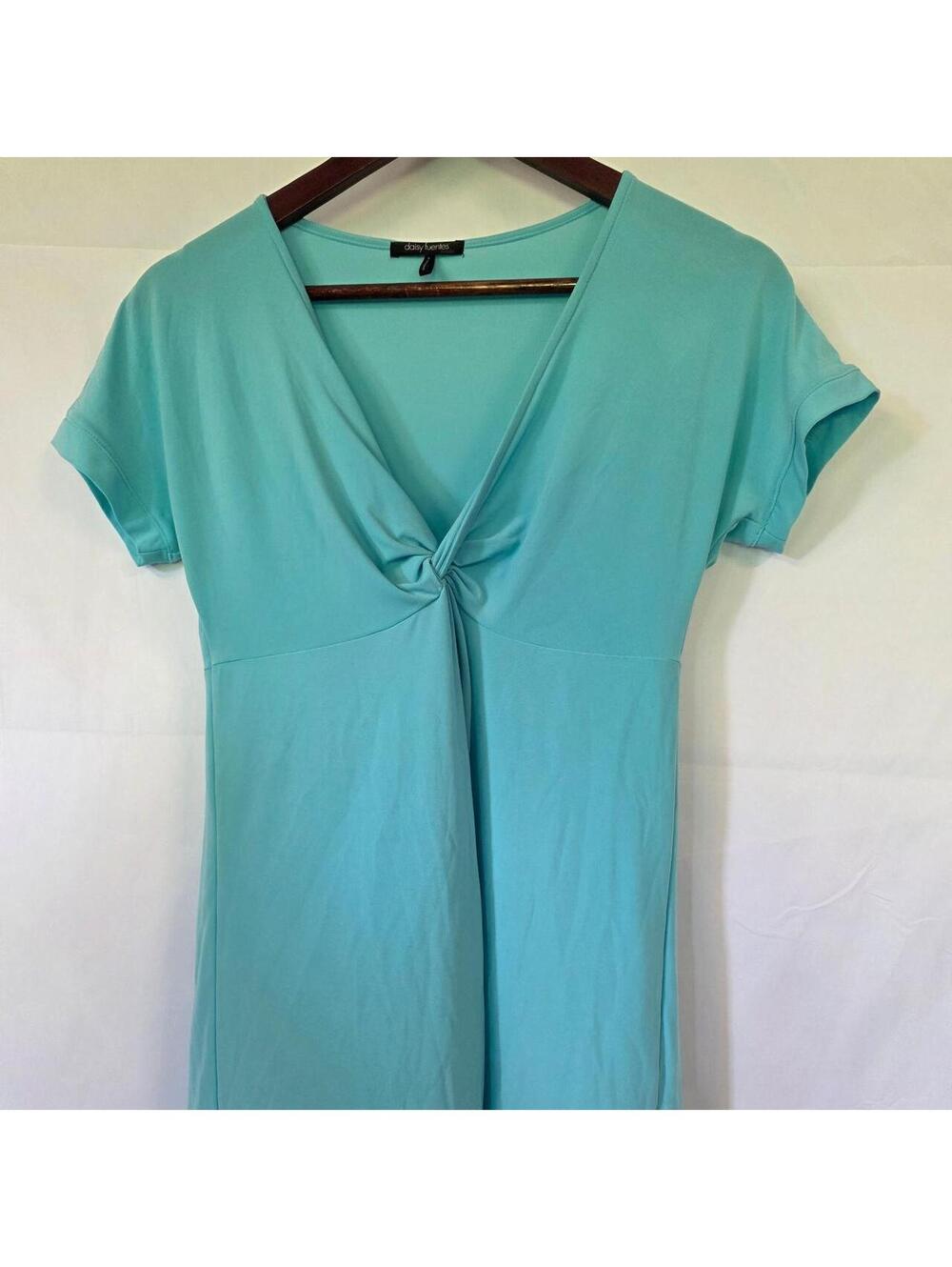 Daisy Fuentes Moda Women's Size Small Blue V-Neck Short Sleeve Top